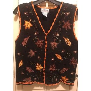 PRETTY FALL SWEATER VEST WITH SATIN APPLIQUÉS & BEADING.